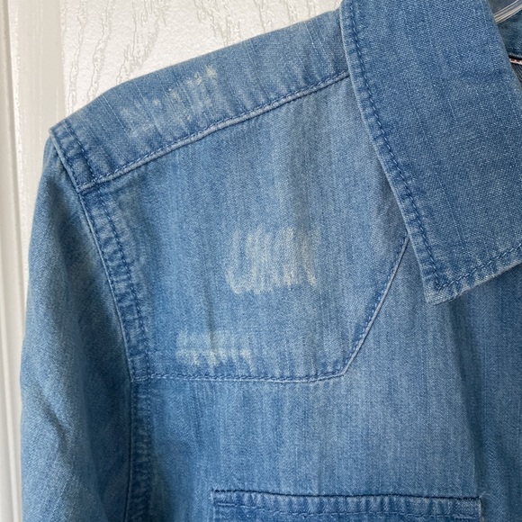 Levi’s denim shirt; size large;NWT - Picture 4 of 9